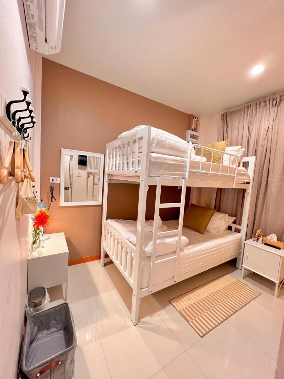 Por Poshtel Kanchanaburi