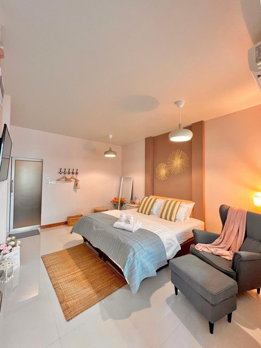Por Poshtel Hotel